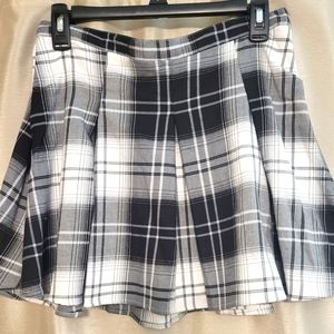 COPY - Black/white plaid skirt